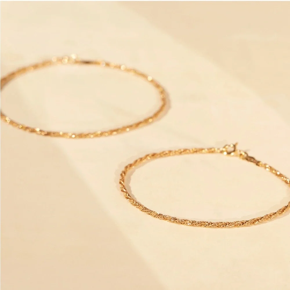 CATBIRD Lover's Bracelet
14k Solid Gold - Picture 9 of 11